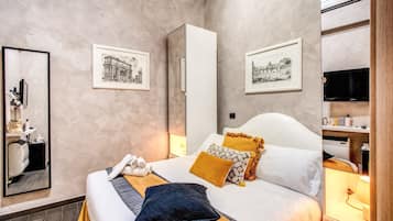 Egyptian cotton sheets, premium bedding, down comforters, in-room safe