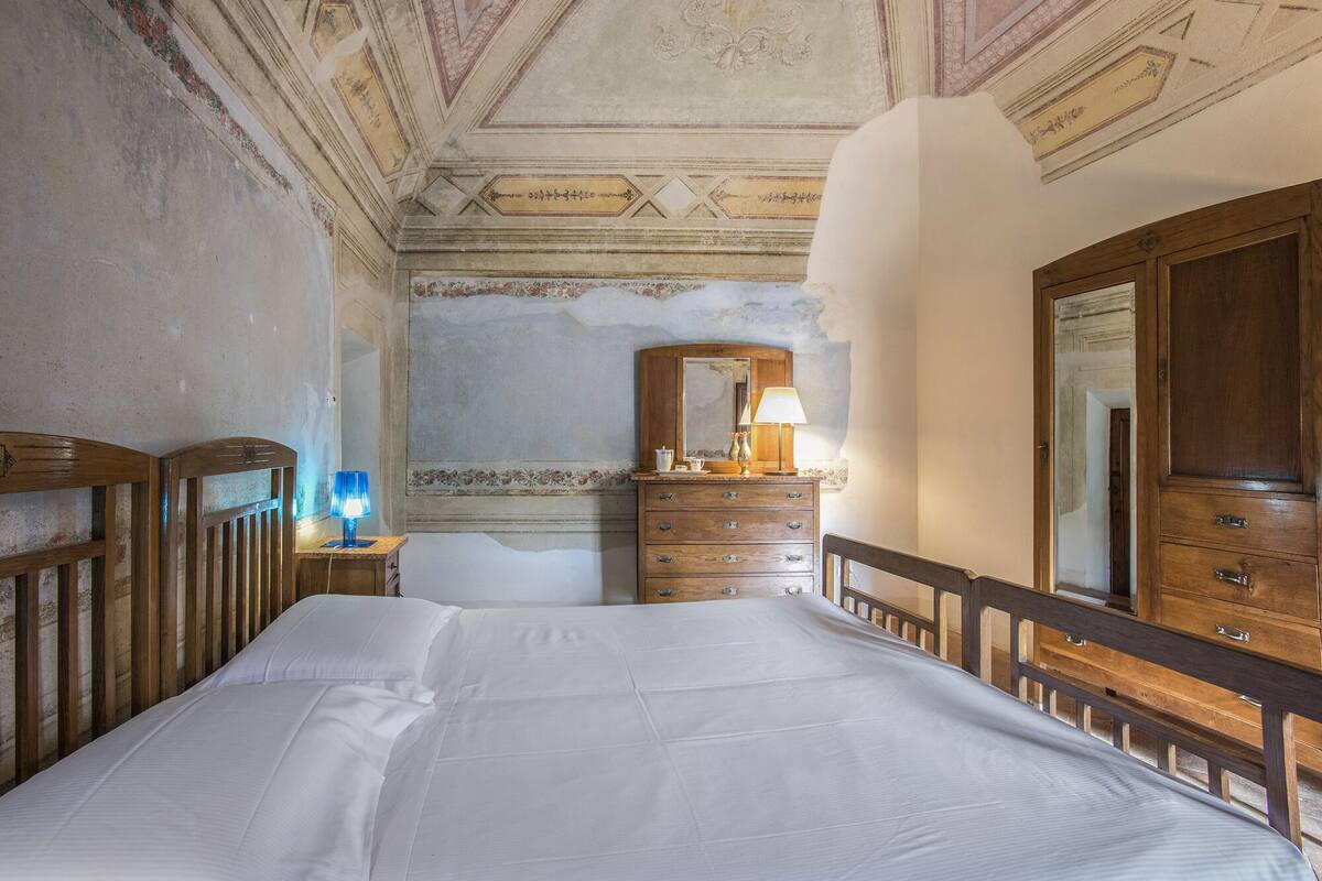 Quarto casal superior, banheiro privativo (Blue)