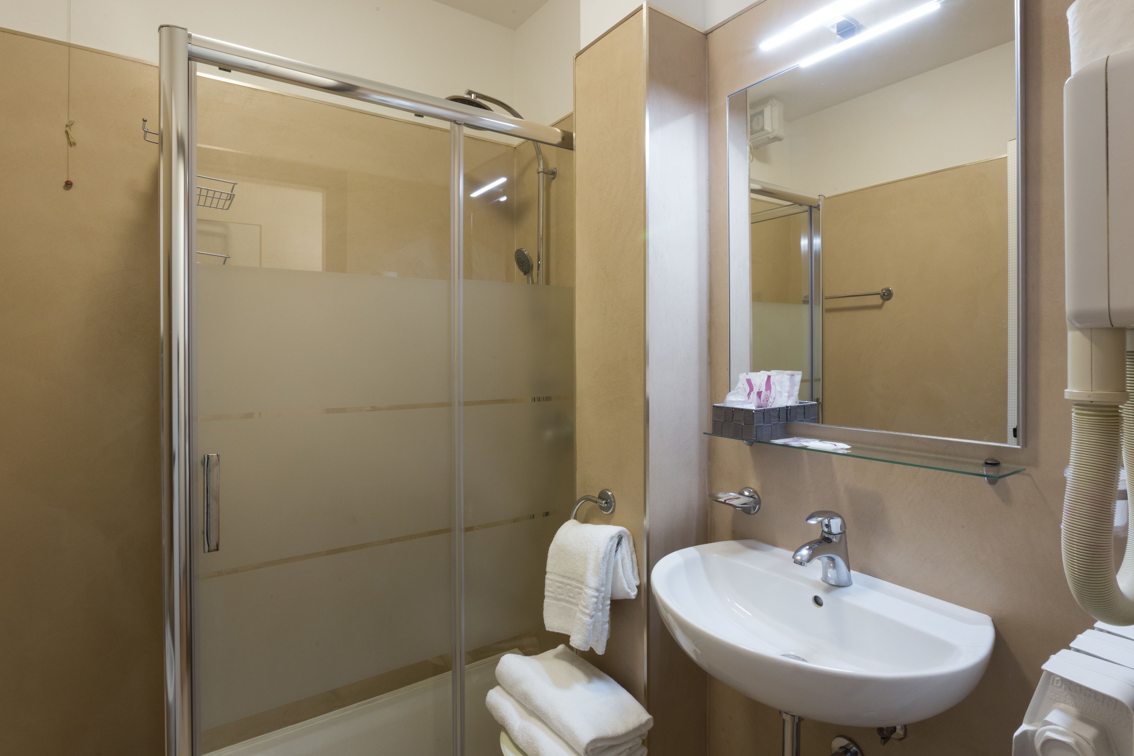 rainfall showerhead, free toiletries, hair dryer, bidet