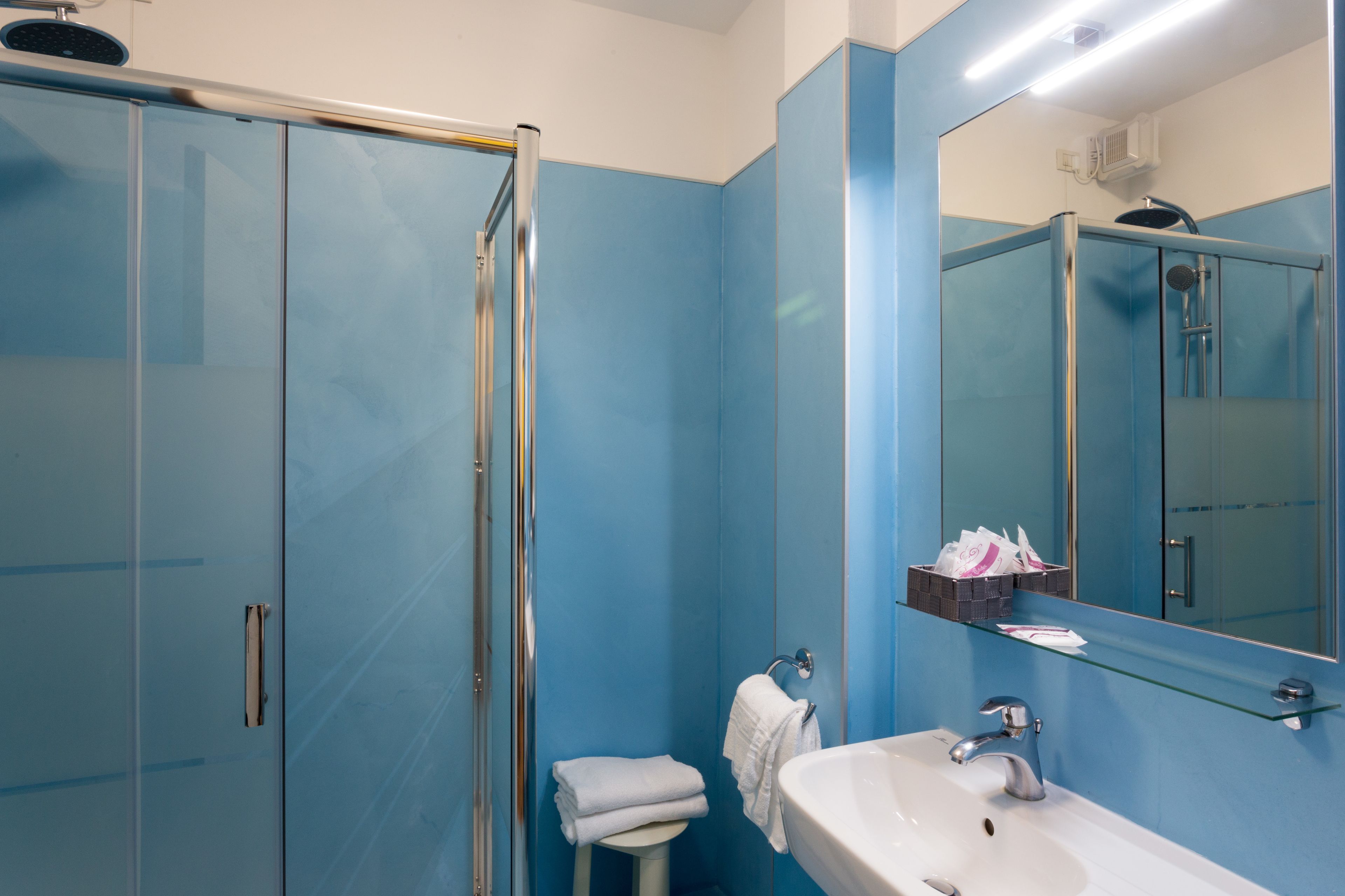 rainfall showerhead, free toiletries, hair dryer, bidet