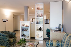 Lobby sitting area - Hotel Airmotel (Mestre)