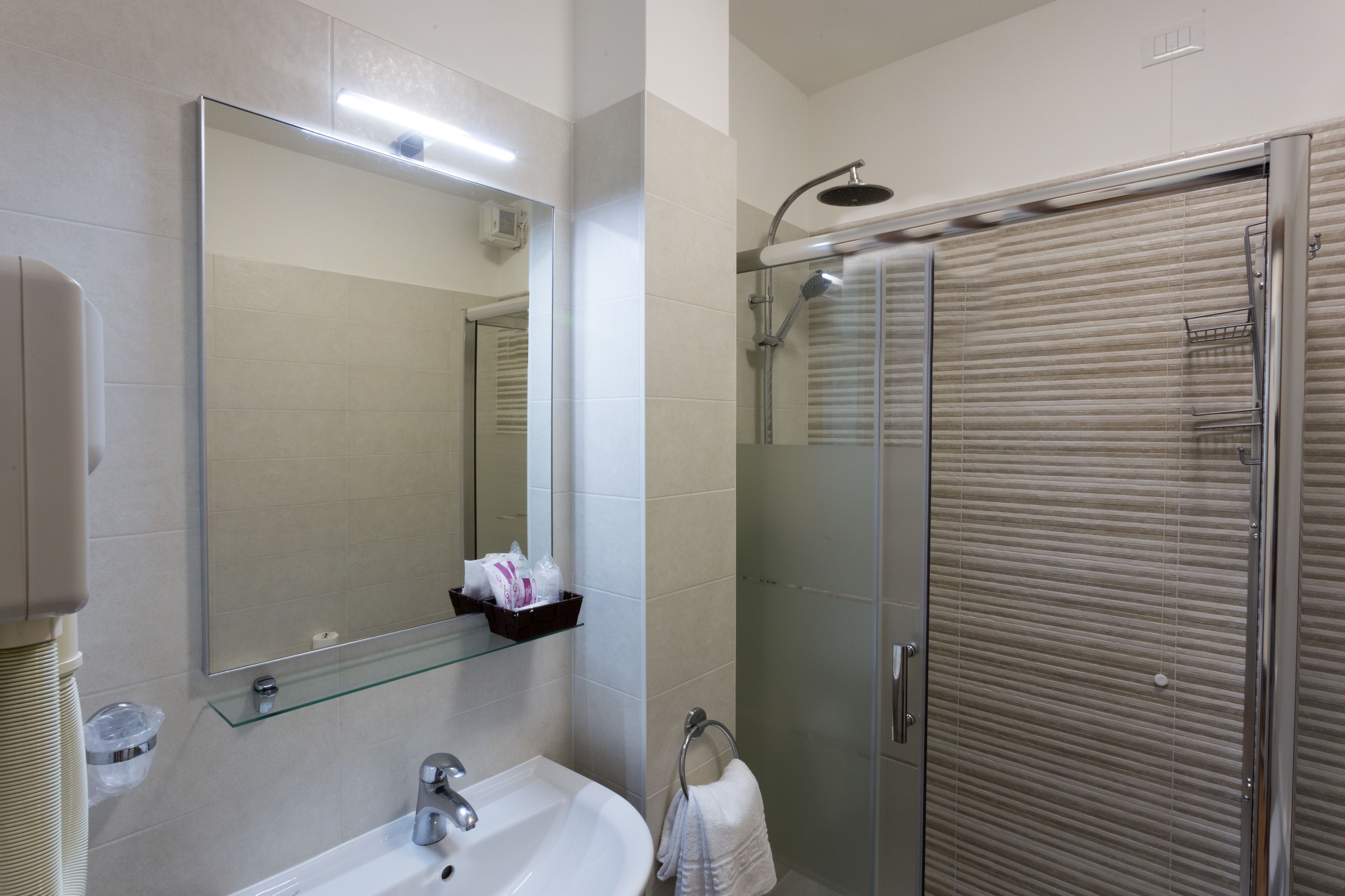 economy double or twin room | room amenity