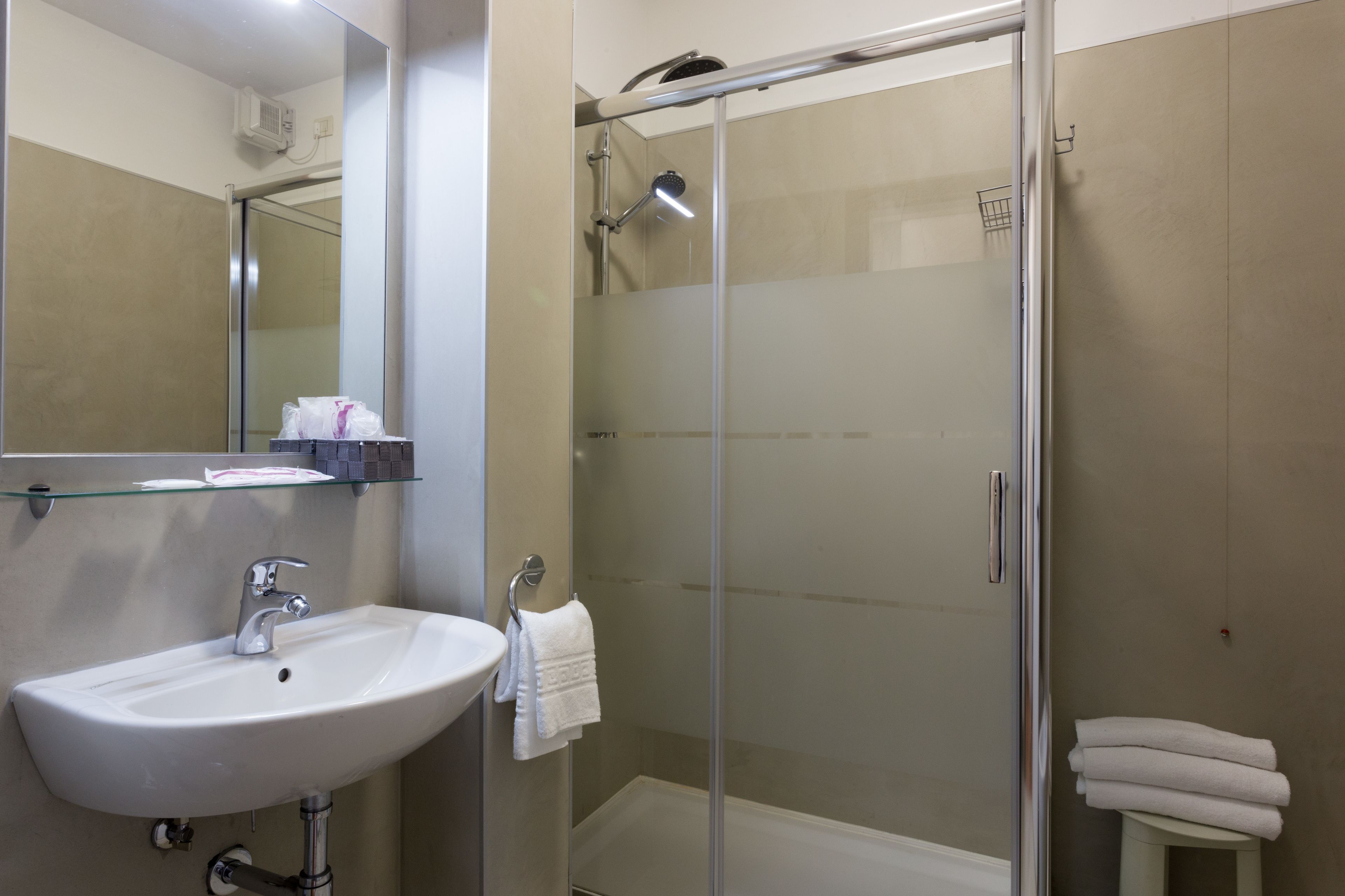 rainfall showerhead, free toiletries, hair dryer, bidet