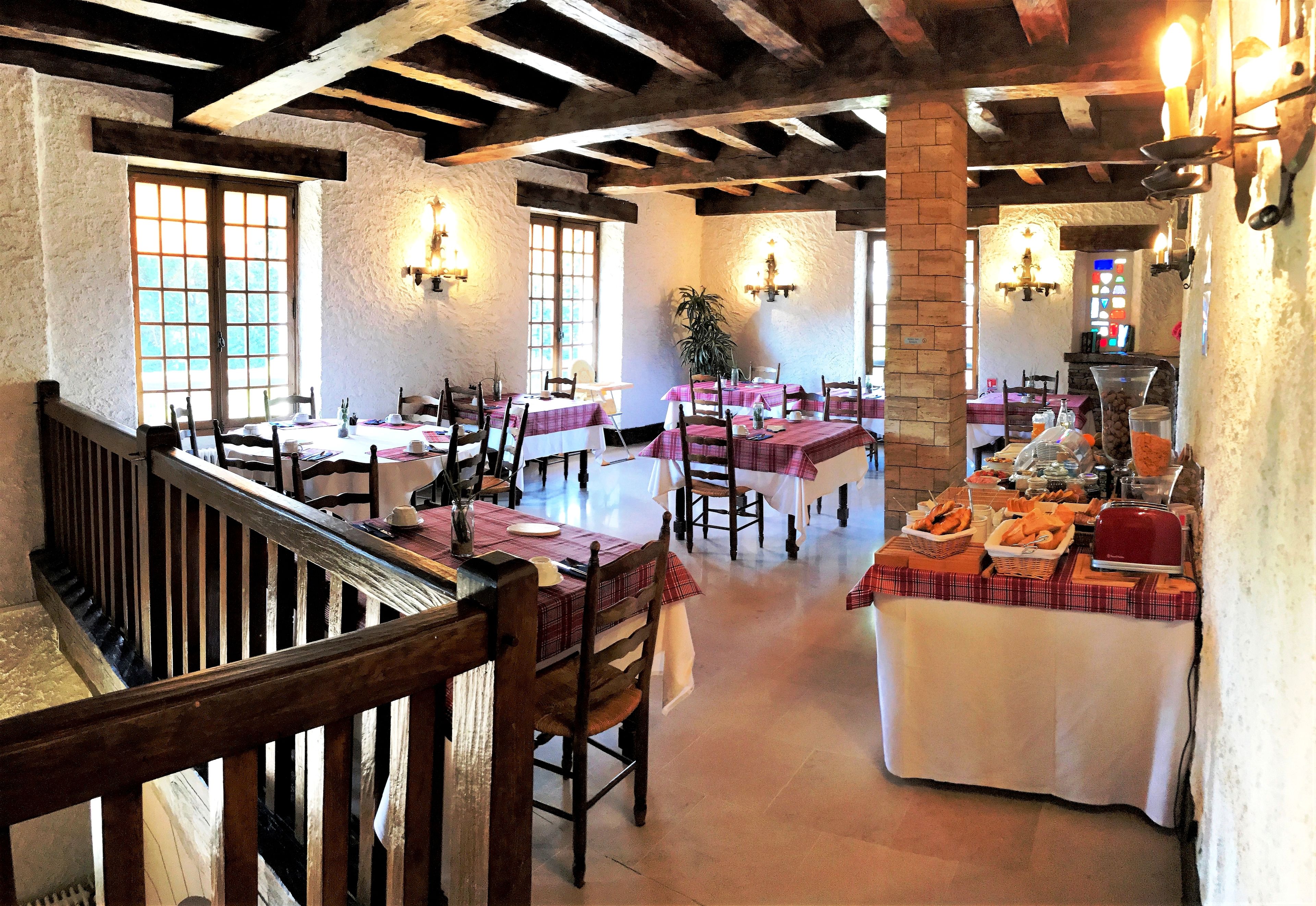 daily buffet breakfast (eur 9.5 per person)