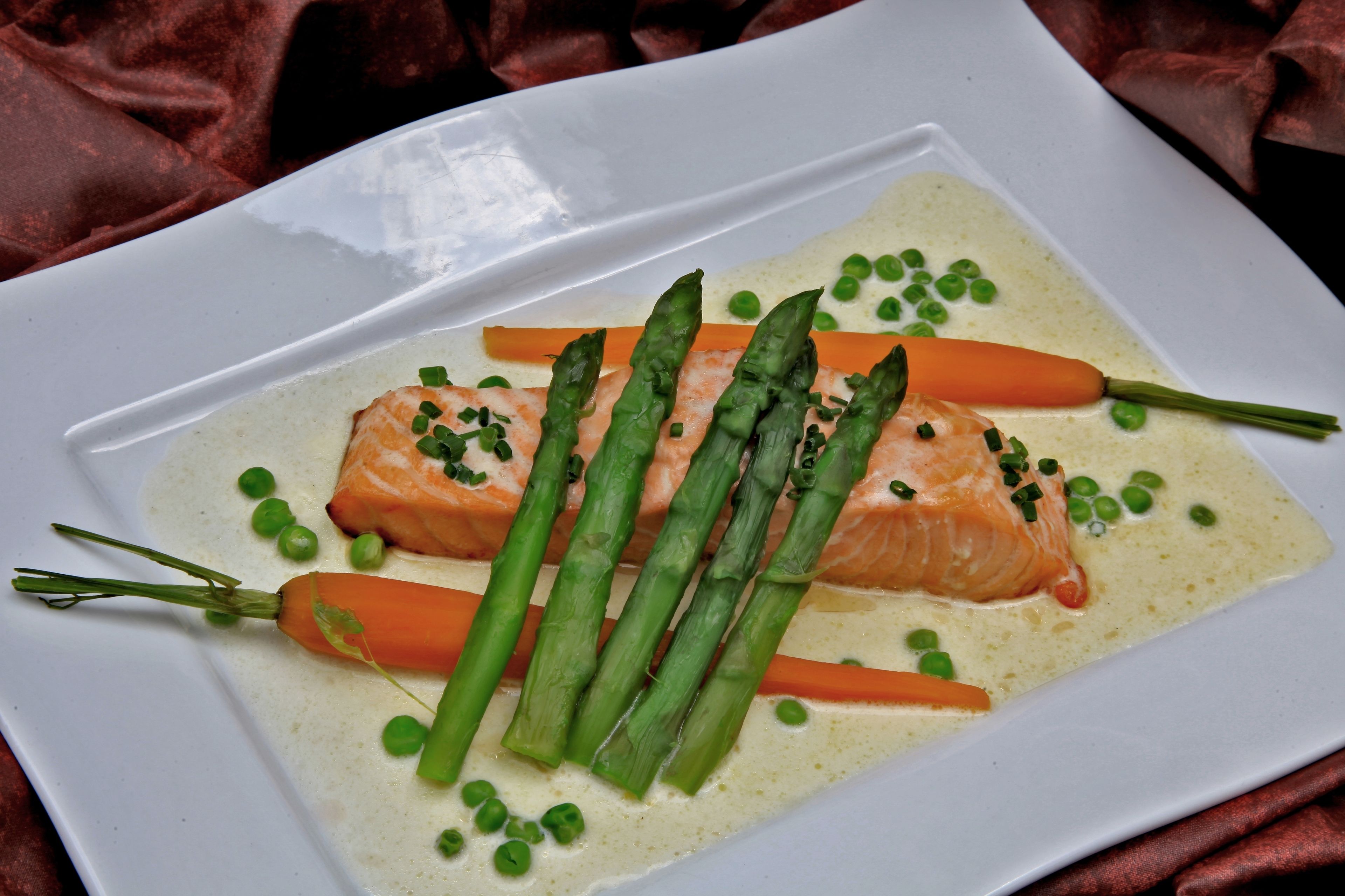 lunch, dinner served; french cuisine, al fresco dining