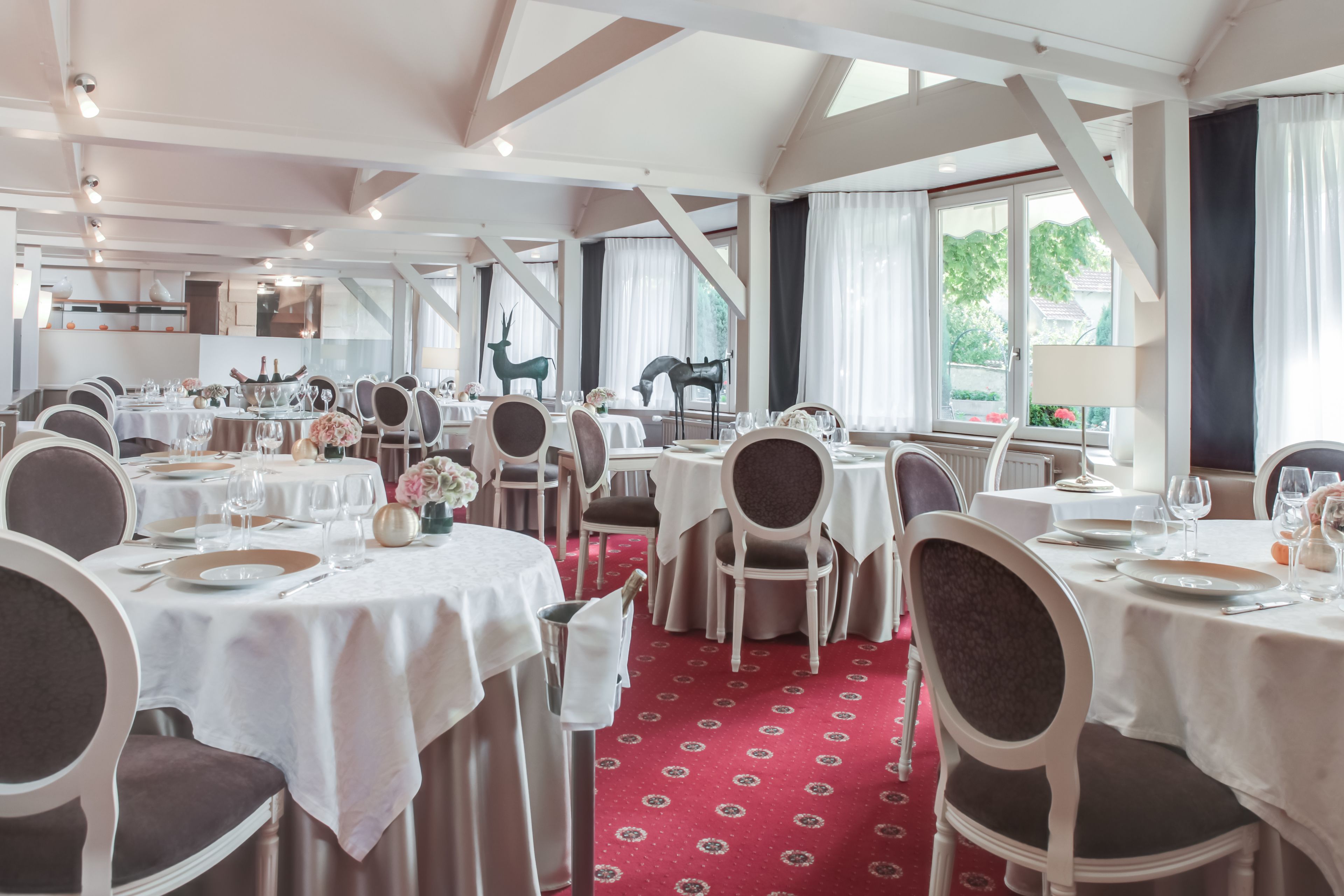 breakfast and dinner served, french cuisine