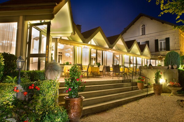 Hotel Chantilly Le Relais D'aumale - Chantilly