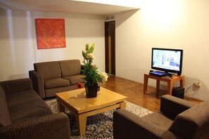 Quarto standard | Sala de estar | TV LCD
