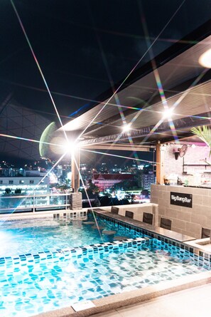 Poolside bar - Gu Hotel Patong (Patong)