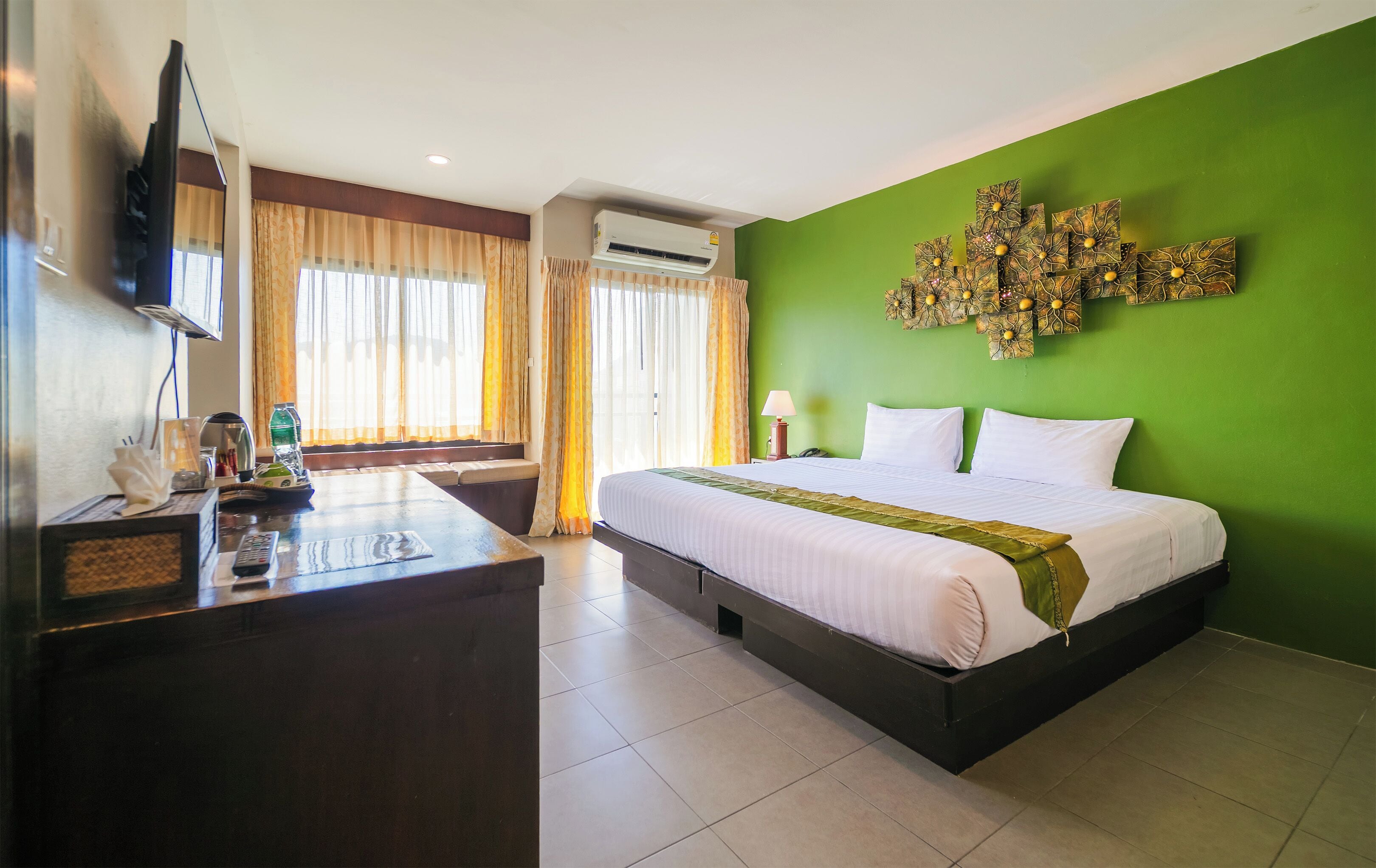 Deluxe Room, Bathtub