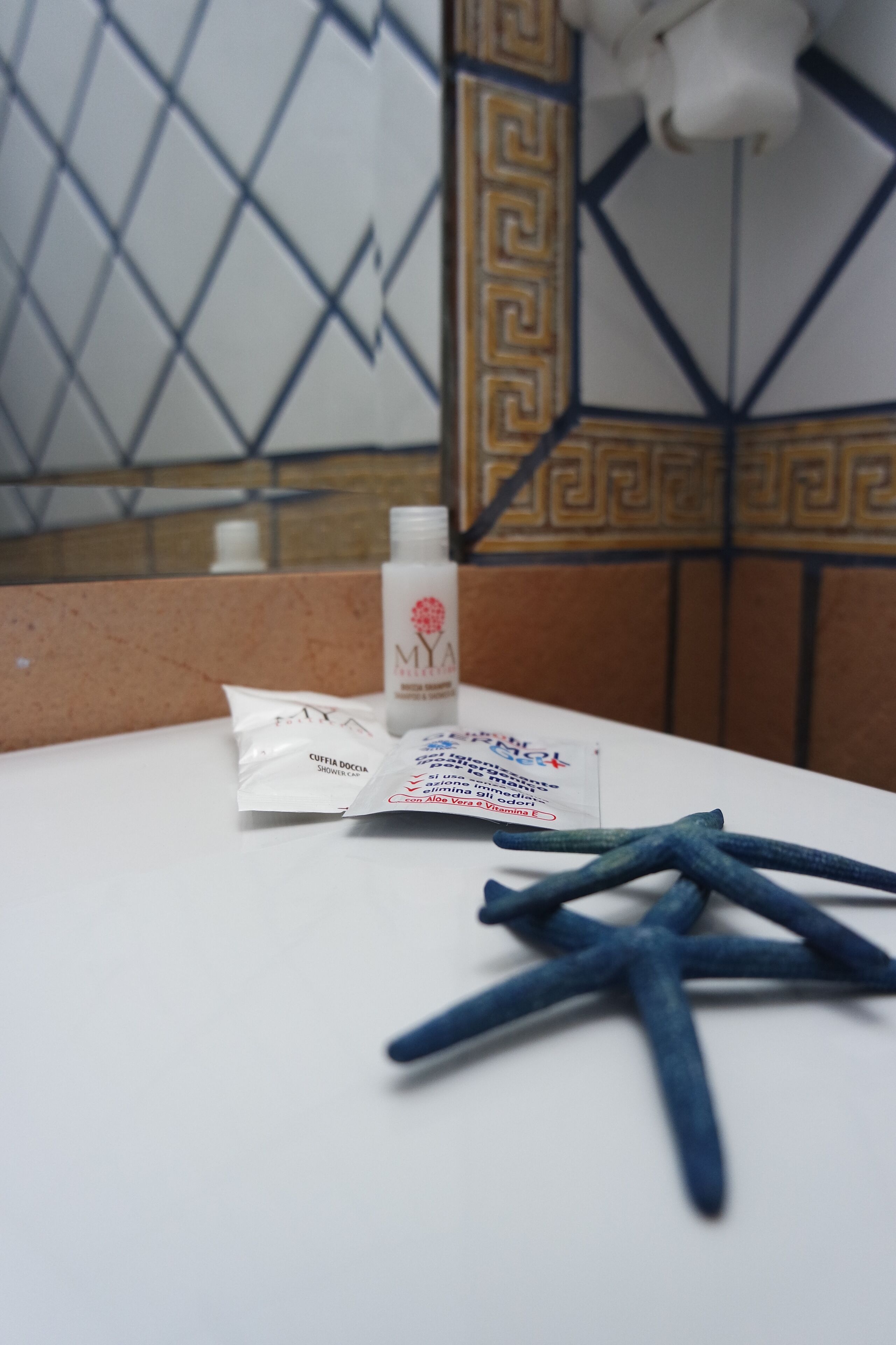 single room | room amenity