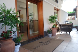 Entrada al alojamiento
