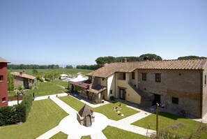 Habitación triple | Vistas al patio