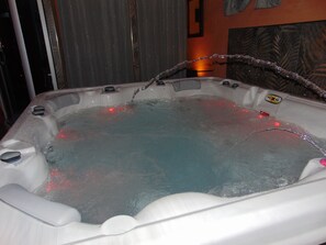 Junior Suite | Jetted bathtub