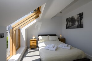 2 slaapkamers, een strijkplank/strijkijzer, gratis wifi, beddengoed