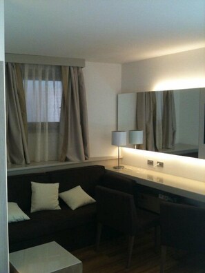 22-inch LCD TV with digital channels, TV