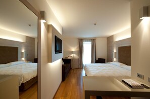 Premium bedding, minibar, in-room safe, desk