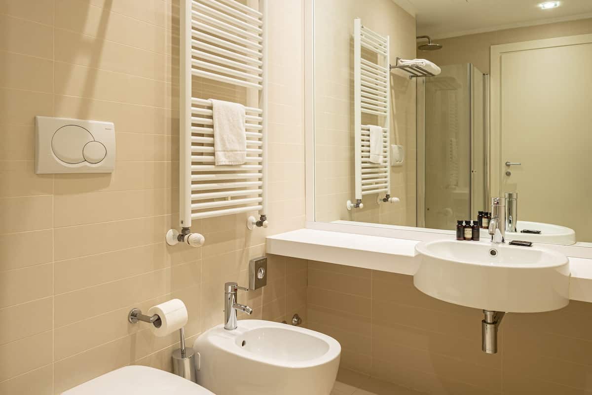 in-room safe, desk, laptop workspace, soundproofing