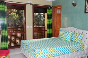 双人房或双床房, 花园景观 | 隔音、免费 WiFi、床单