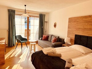 Deluxe Double Room, Balcony | Premium bedding, in-room safe, desk, laptop workspace - Hotel Waldruh (Bad Kohlgrub)