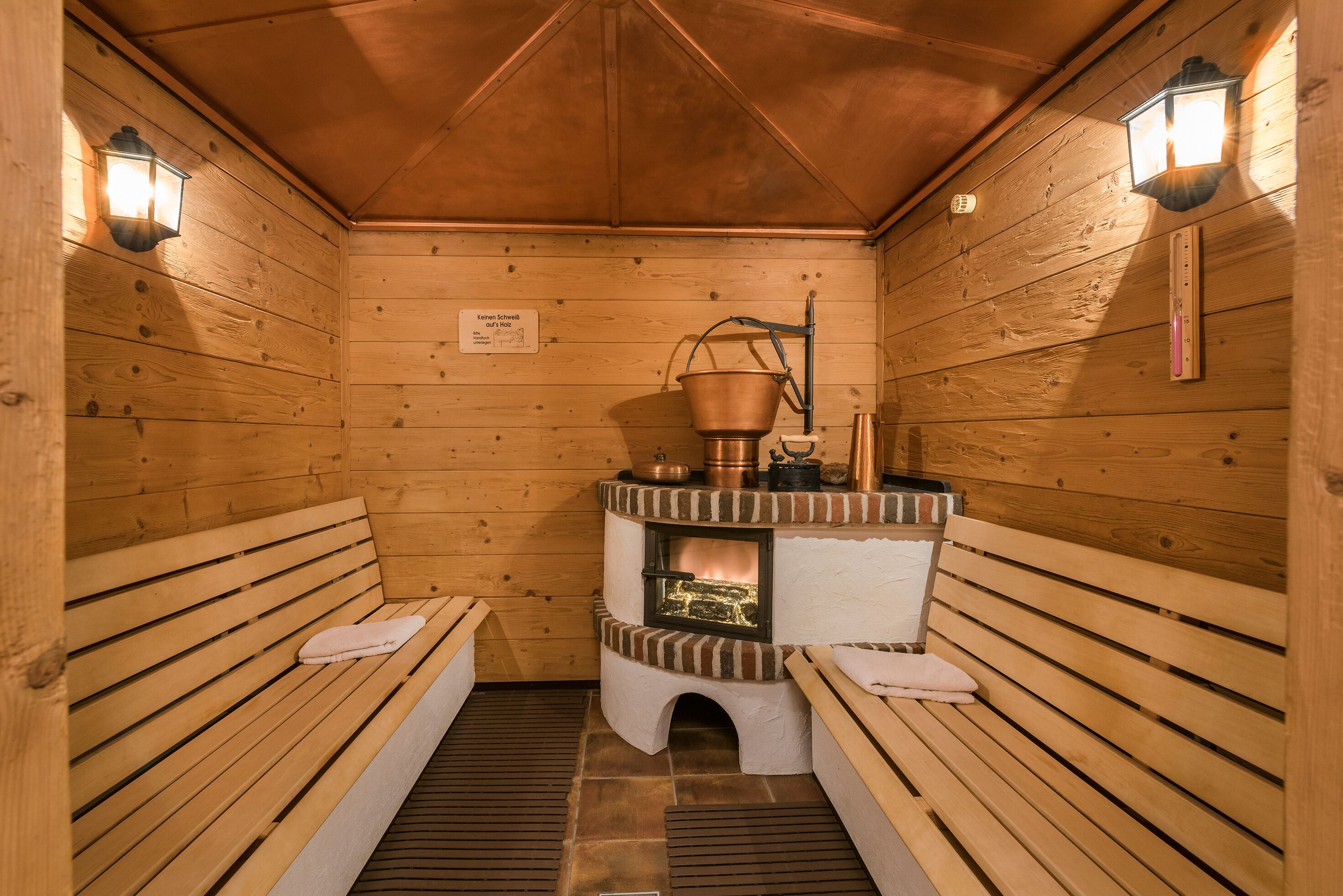 sauna, hot tub, turkish bath/hammam, body treatments, mud baths