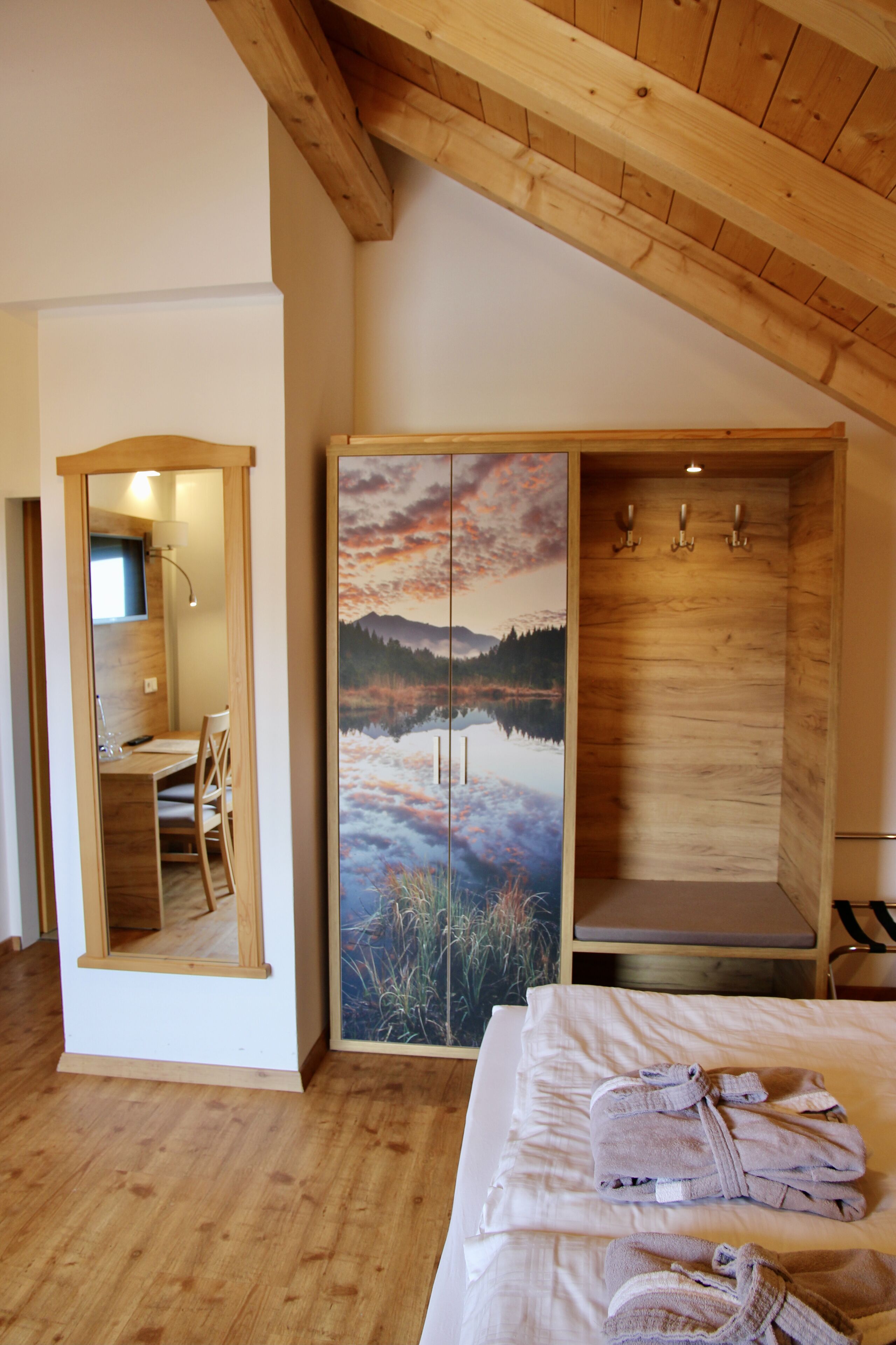 superior double room, balcony | premium bedding, in-room safe, desk, laptop workspace