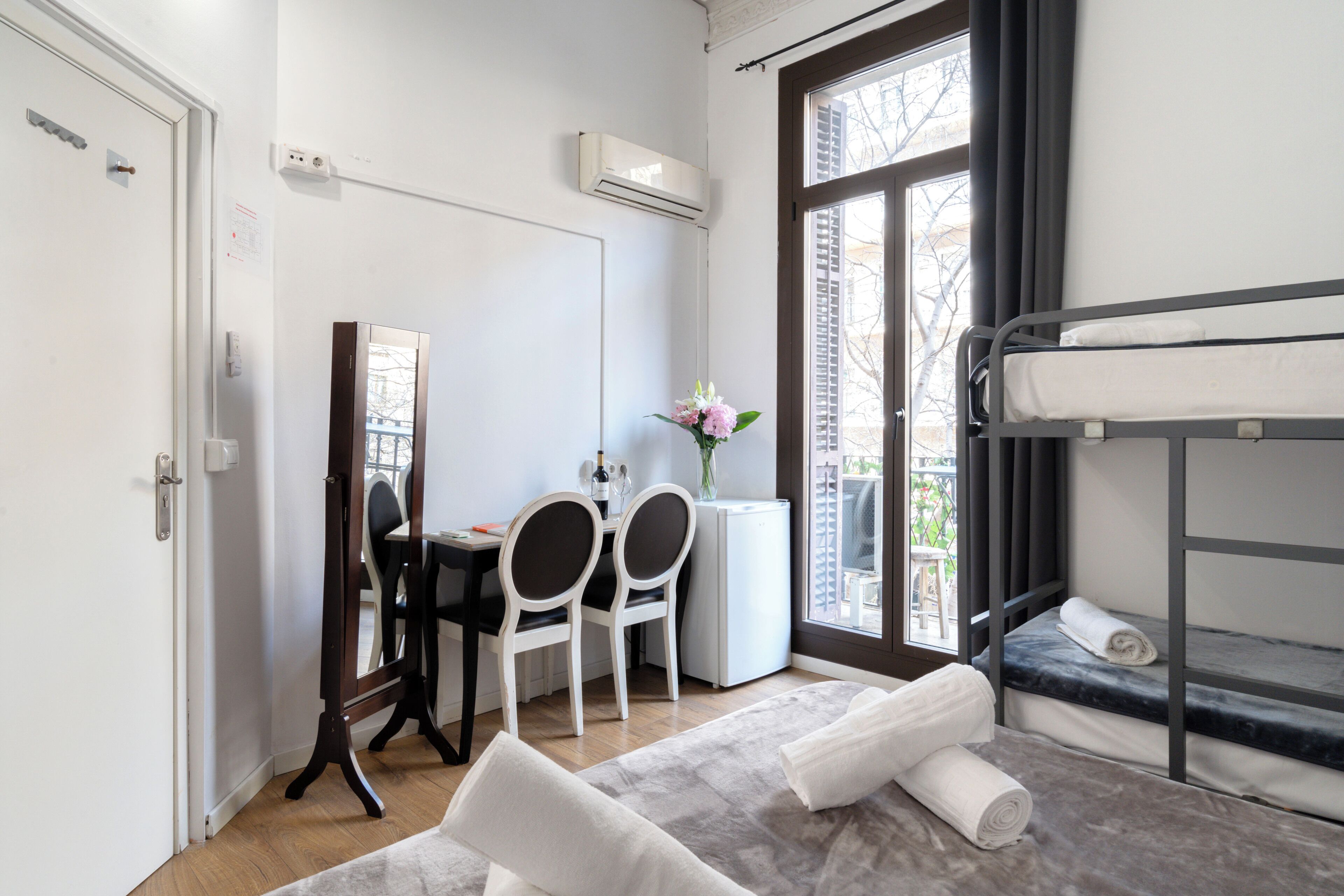 Familie tweepersoonskamer | Individueel gedecoreerd, verduisterende gordijnen