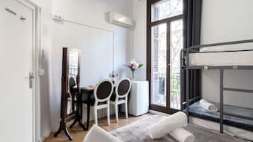 Familie tweepersoonskamer | Individueel gedecoreerd, verduisterende gordijnen