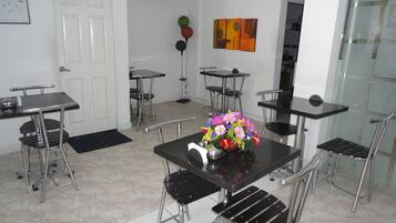 Desayuno completo incluido todos los días