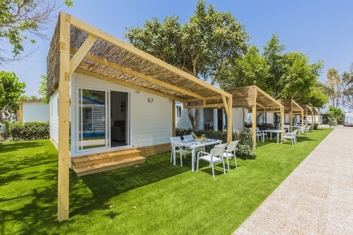 Bungalow Malta Plus | Dundyner, wi-fi (inkludert), individuelt innredet og sengetøy