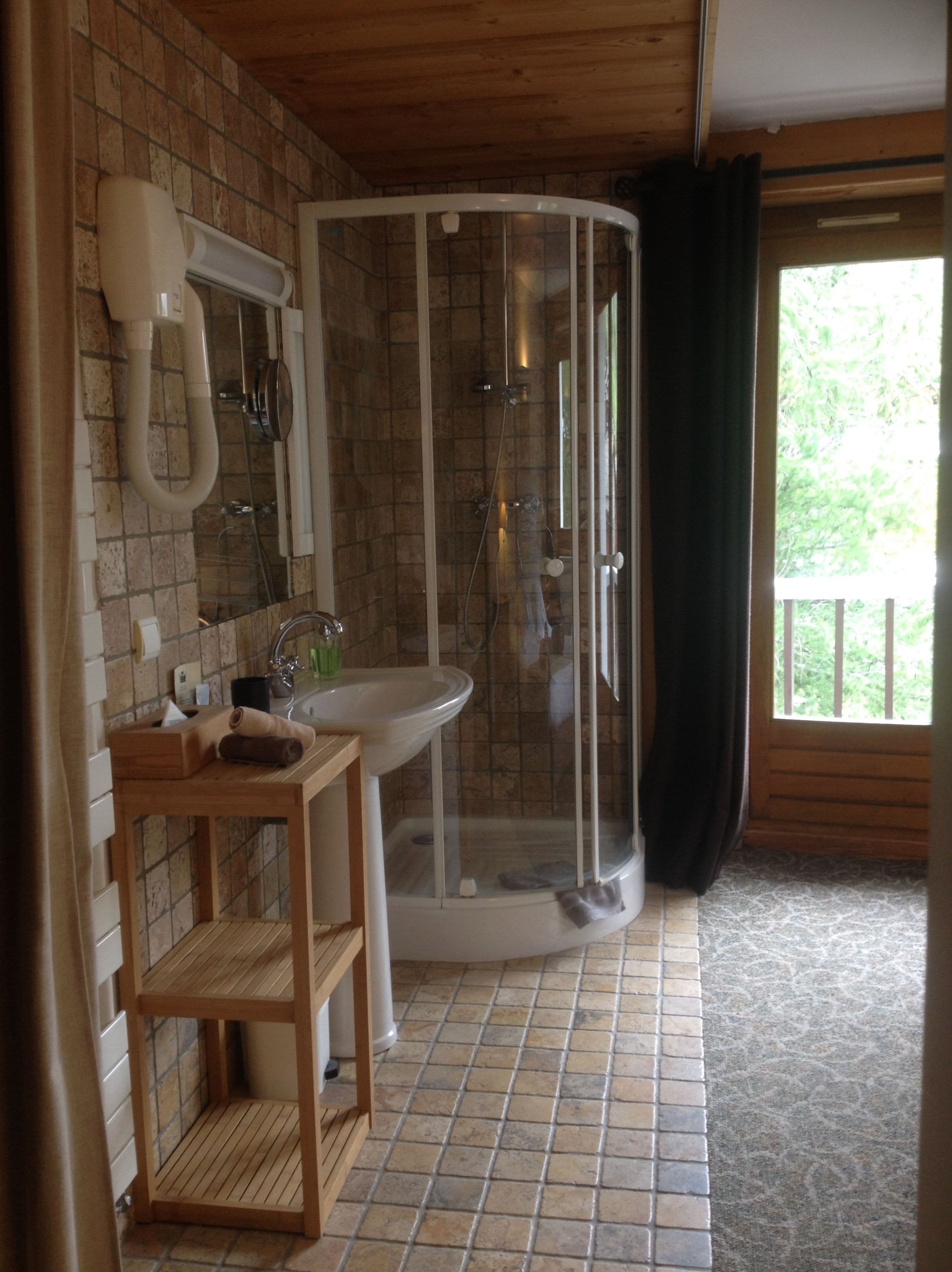 double room, with shower | bathroom | combined shower/bathtub, free toiletries, hair dryer, towels