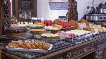 Free daily full breakfast