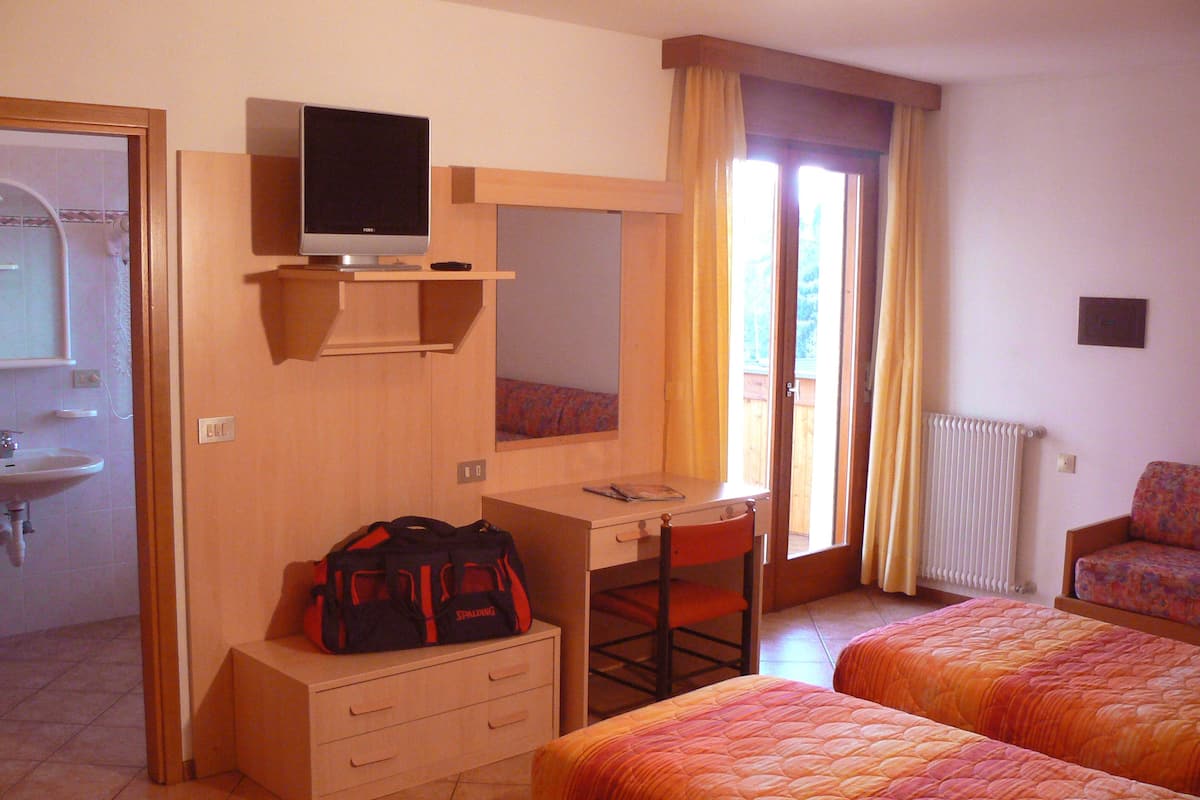 Triple Room | In-room safe