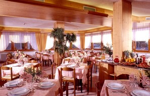 Restaurant - Hotel e Appartamenti Al Larice (Ronzone)