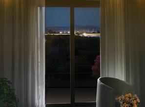 Superior tweepersoonskamer | Luxe beddengoed, donsdekens, bedden met traagschuimmatrassen