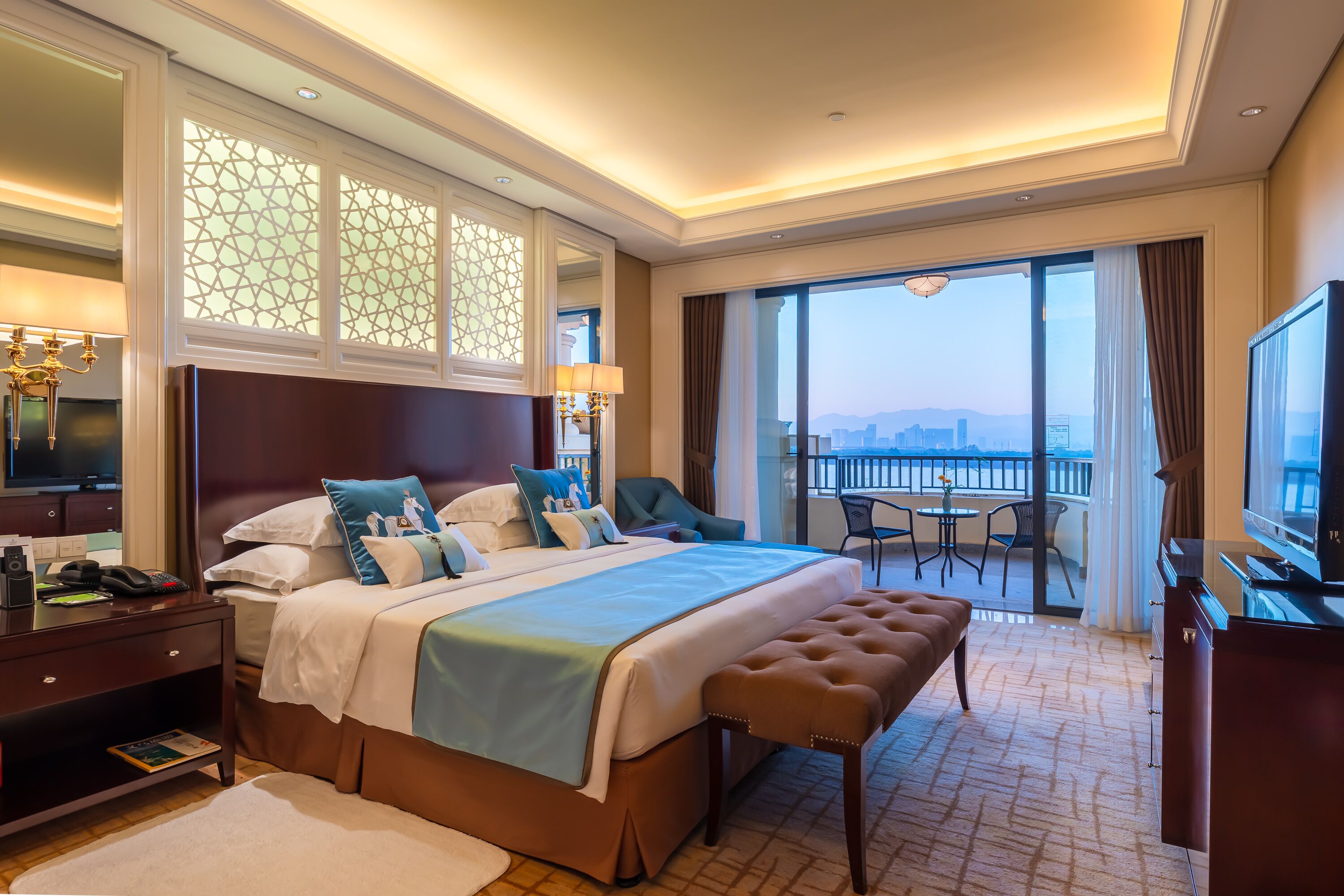 Celebrity | Premium bedding, minibar, in-room safe, individually decorated