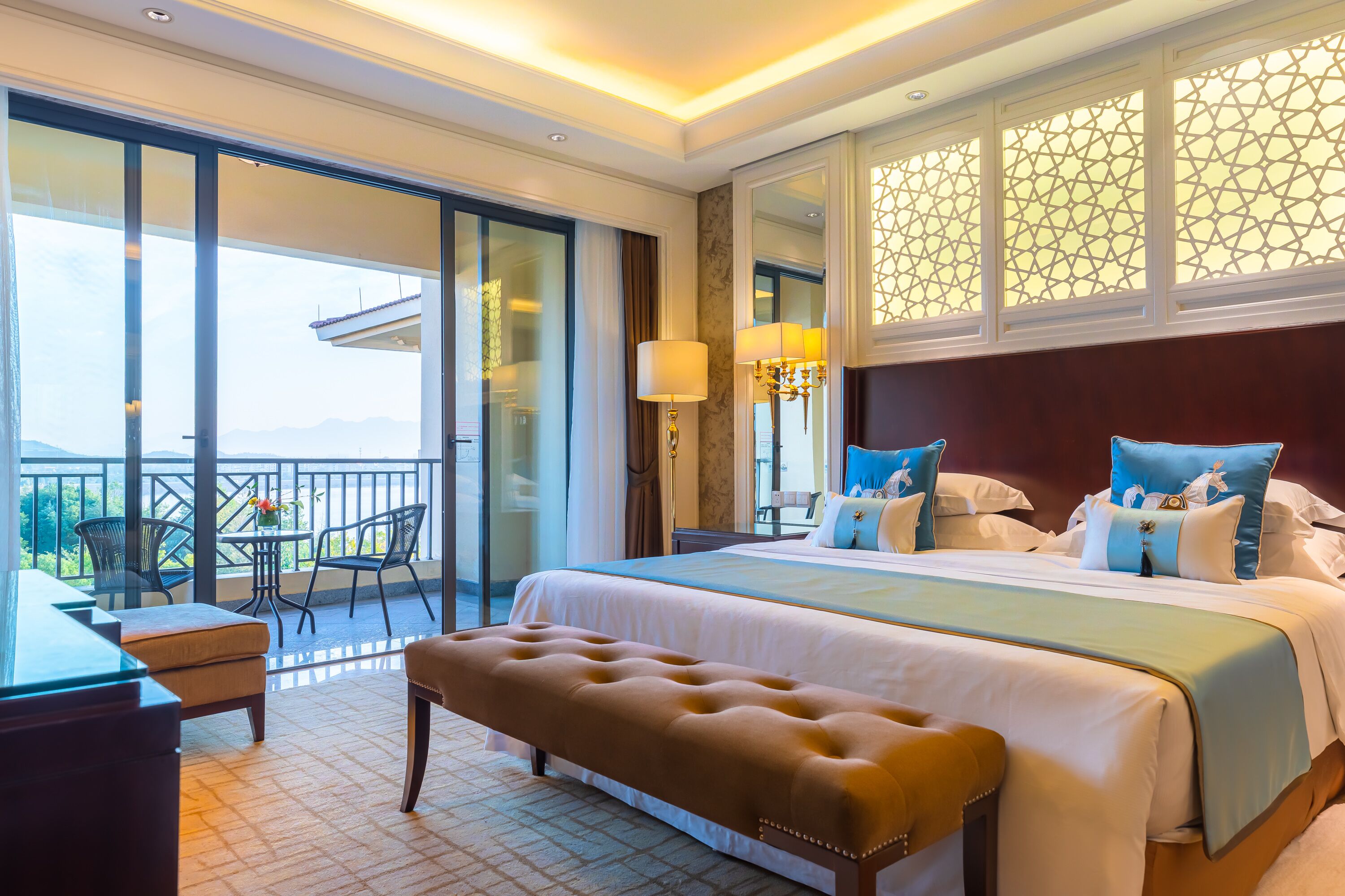 celebrity | premium bedding, minibar, in-room safe, individually decorated