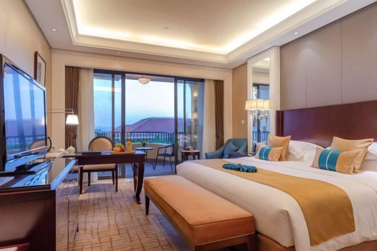 Premium bedding, minibar, in-room safe, individually decorated