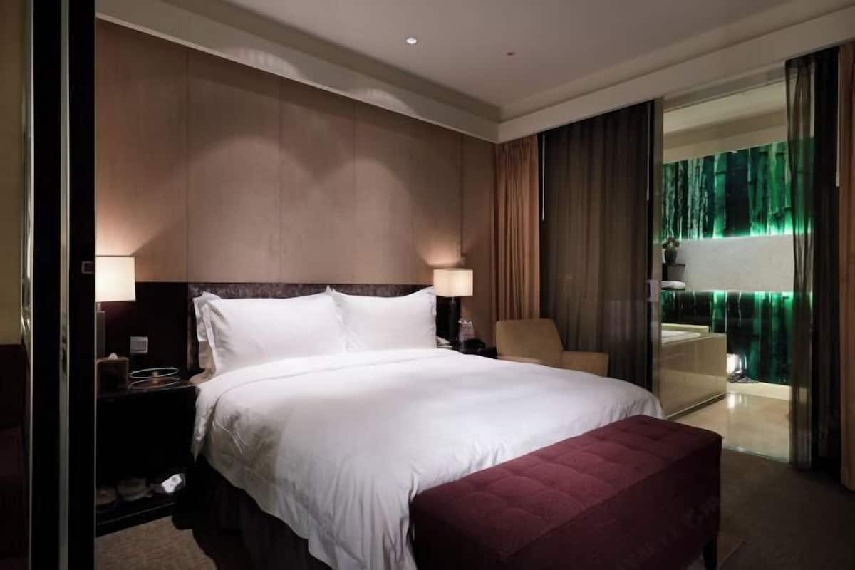 1 Schlafzimmer, Minibar, Zimmersafe, Schreibtisch