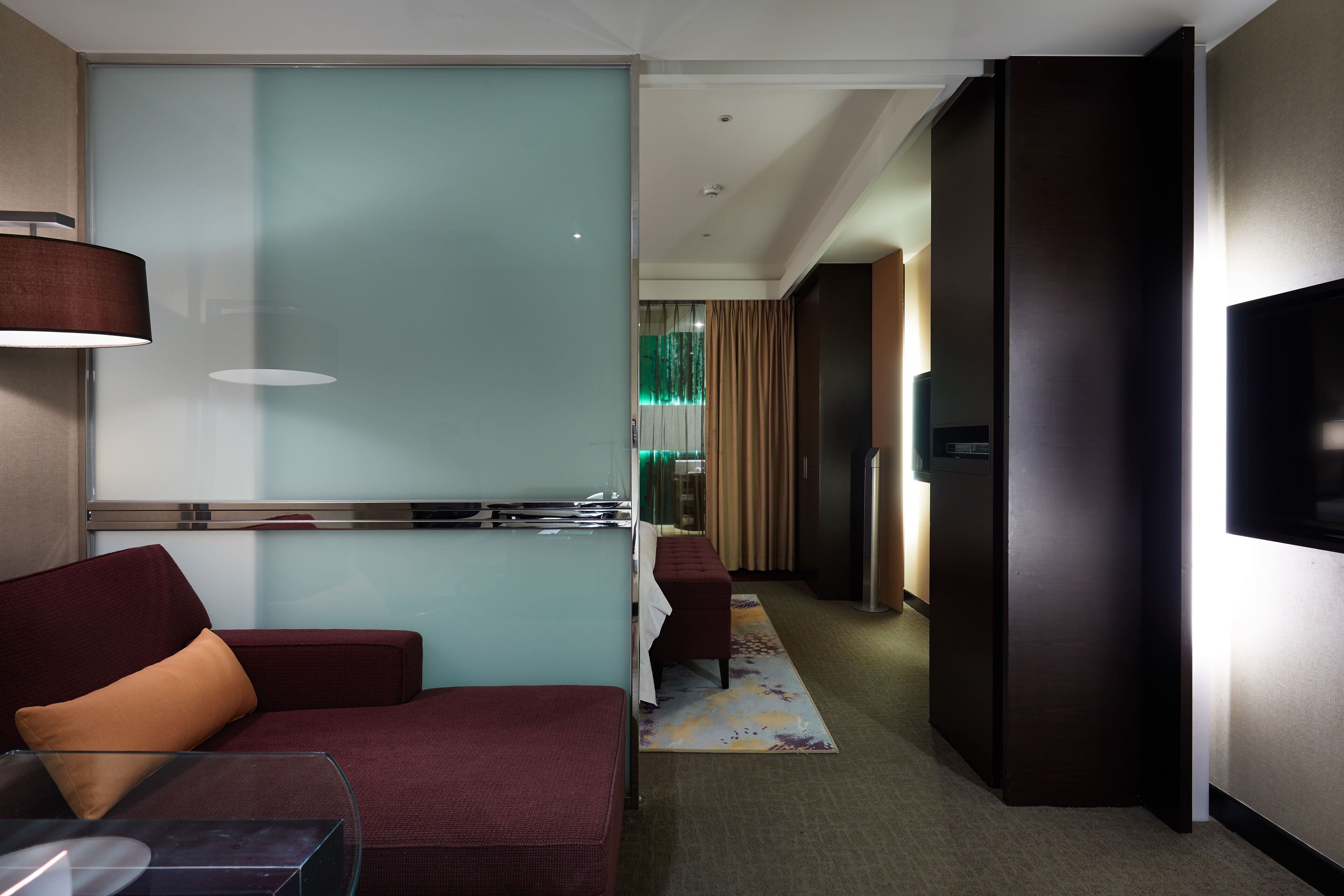 majesty suite (without window) | living area | dvd player