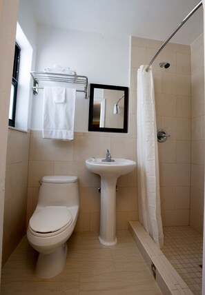 Double Room | Bathroom