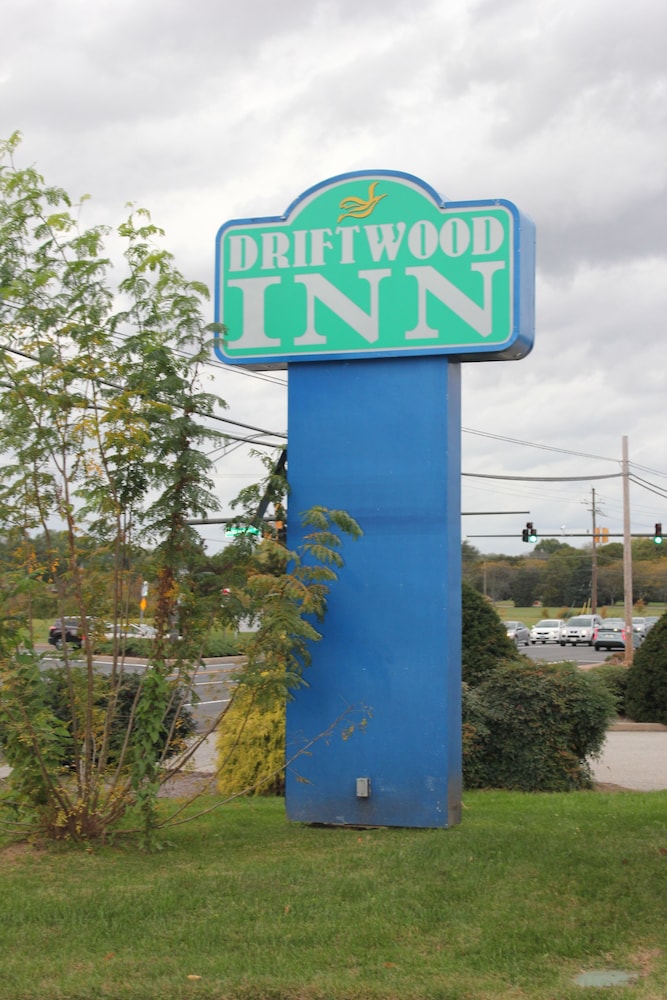 Driftwood Inn by null