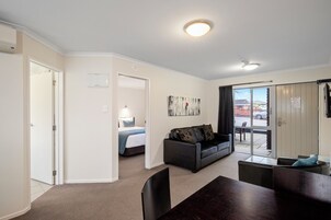 Executive Suite, 1 Bedroom, Non Smoking, Kitchenette (Spa Apartment) | Living area | LCD TV