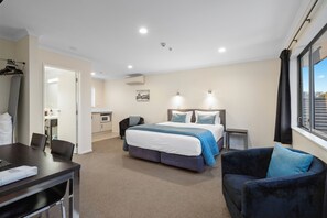 Executive Studio, Non Smoking, Kitchenette | 2 bedrooms, in-room safe, blackout drapes, soundproofing