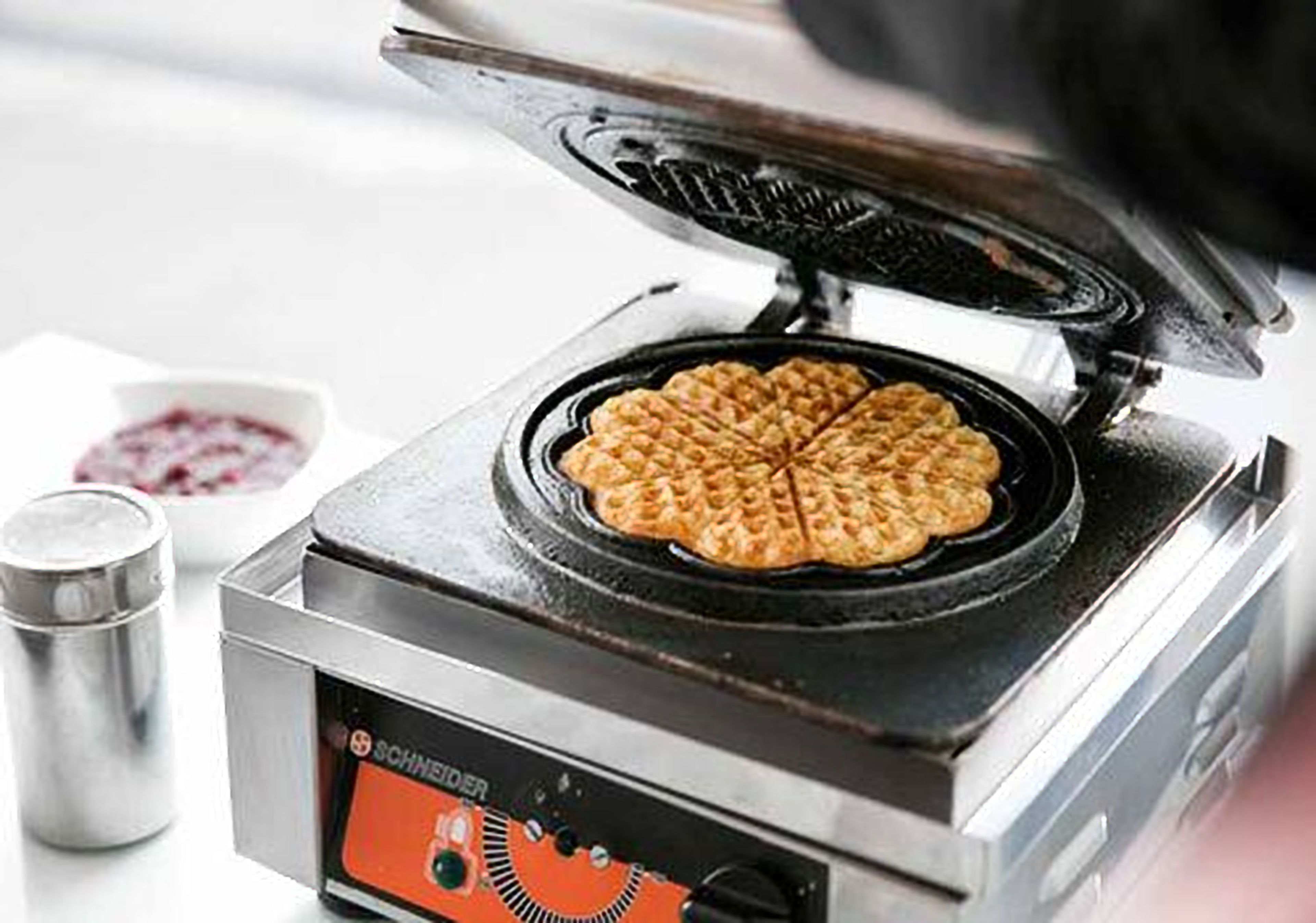 daily buffet breakfast (eur 24 per person)