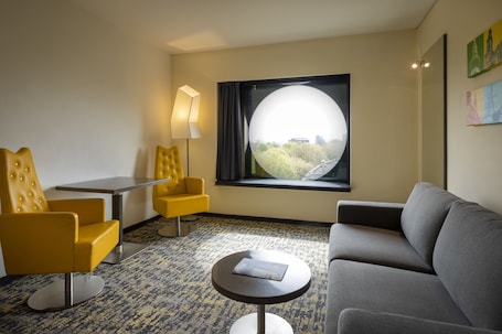 Junior Suite | Premium bedding, down comforters, pillowtop beds, in-room safe. ARCOTEL Onyx Hamburg
