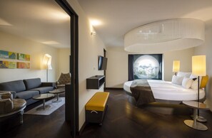 Suite | Premium bedding, down comforters, pillowtop beds, in-room safe - ARCOTEL Onyx Hamburg (Hamburg)