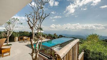 Presidential Villa, 2 Bedrooms, Private Pool (with 1x 60 minutes Balinese Massage) | In-room safe, individually decorated, individually furnished, desk