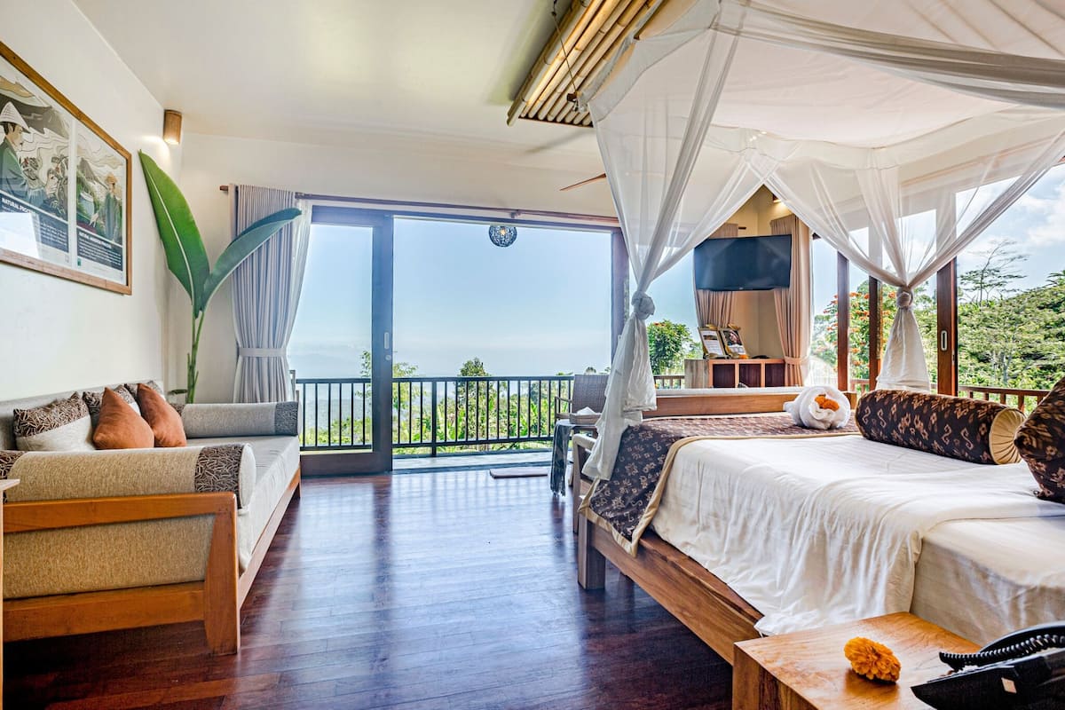 Luxury Suite with Free Daily Afternoon Tea | Valley view
