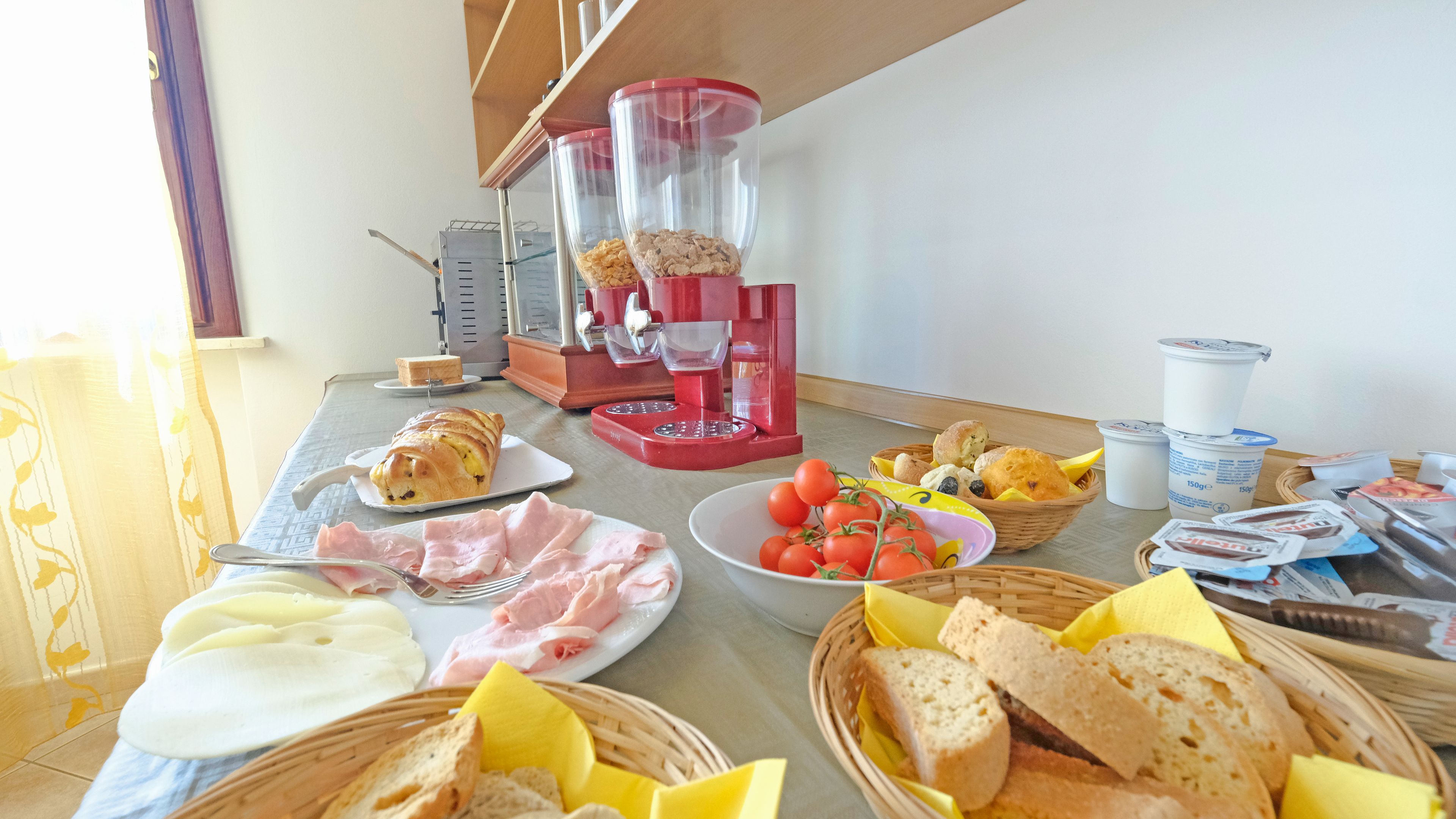 Free continental breakfast